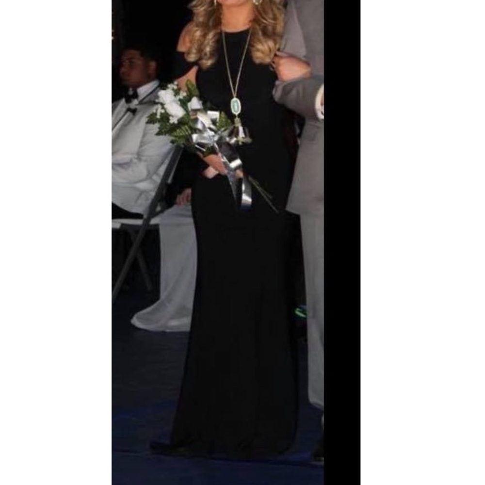 Gorgeous black prom dress.